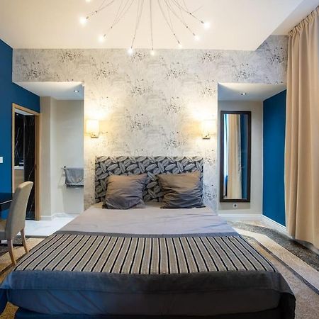 La Suite 2 Pieces Lit Queen Size Entree Privee ニーム エクステリア 写真